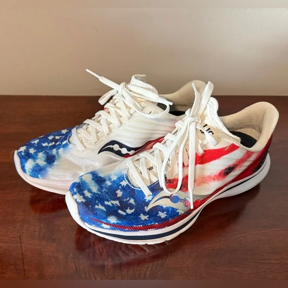 Saucony USA Stars and Stripes Kinvara 12 Running Shoes 9.5M - Picture 1 of 7